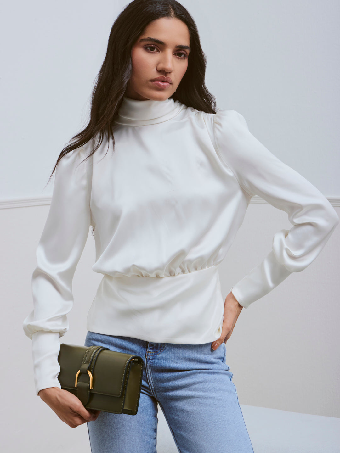 Peonii Crossbody Bag