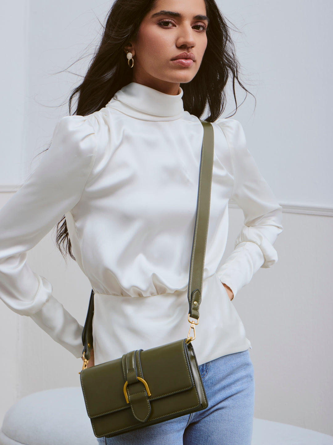 Peonii Crossbody Bag