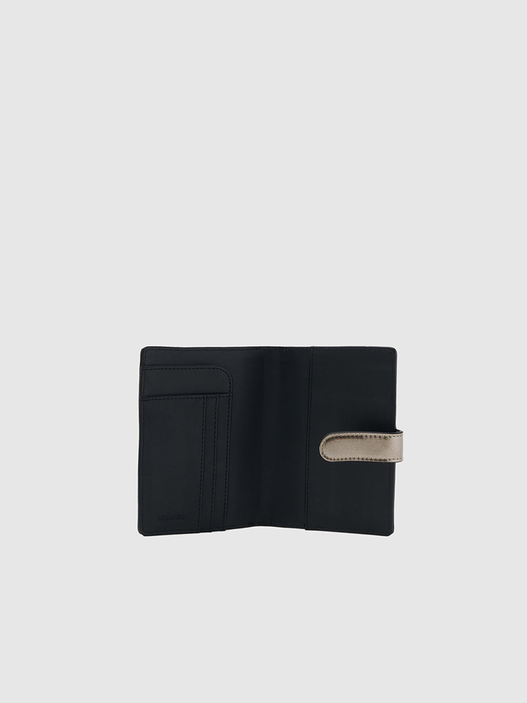 Quinn Passport Cover