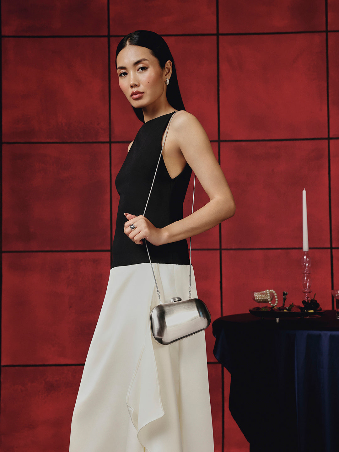 Lumina Clutch