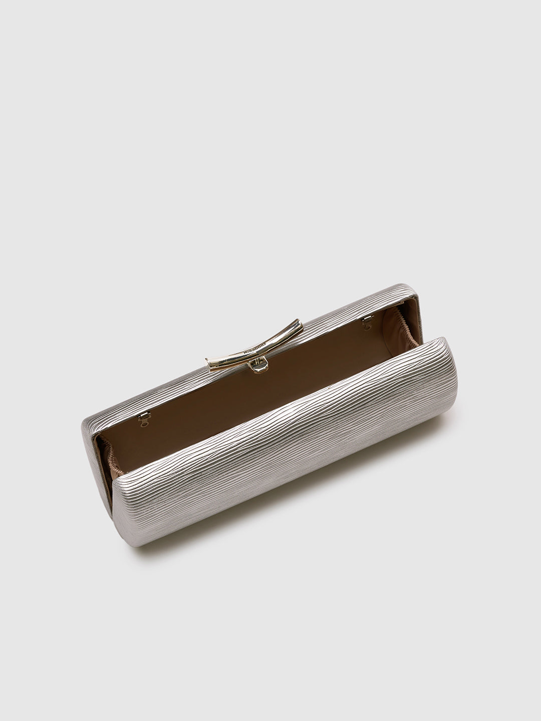 Pearl Clutch